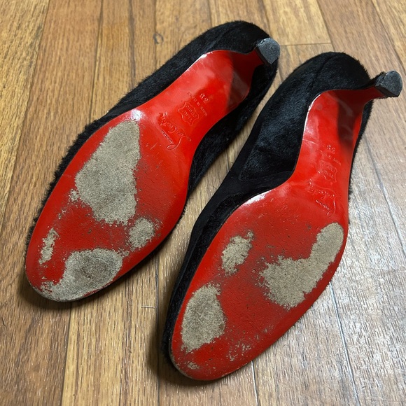 Christian Louboutin - Picture 5 of 7
